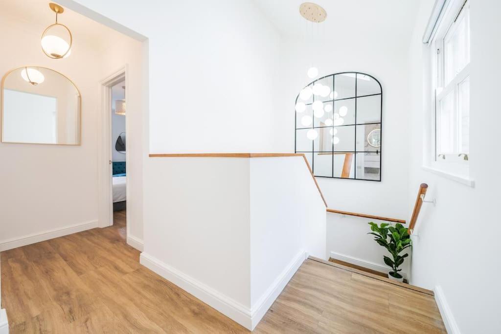 House 10 Mins To Tower Bridge Hot Tub & Parking Villa London Exteriör bild