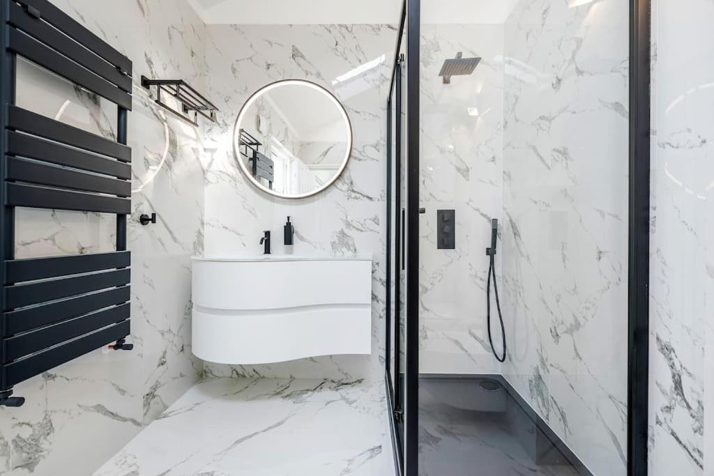 House 10 Mins To Tower Bridge Hot Tub & Parking Villa London Exteriör bild