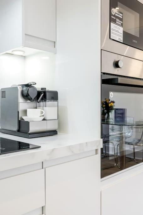 House 10 Mins To Tower Bridge Hot Tub & Parking Villa London Exteriör bild
